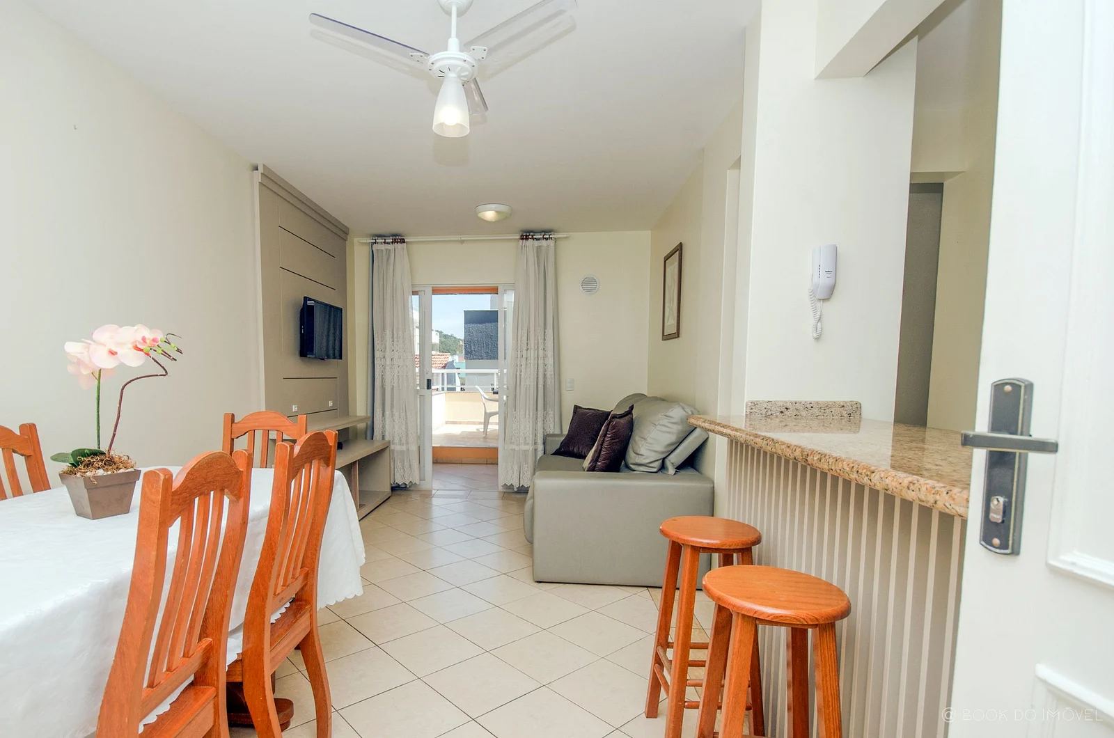 Foto oficial · Vista Bella — Apartamento 104, 2 dormitórios, fundos com terraço · 8