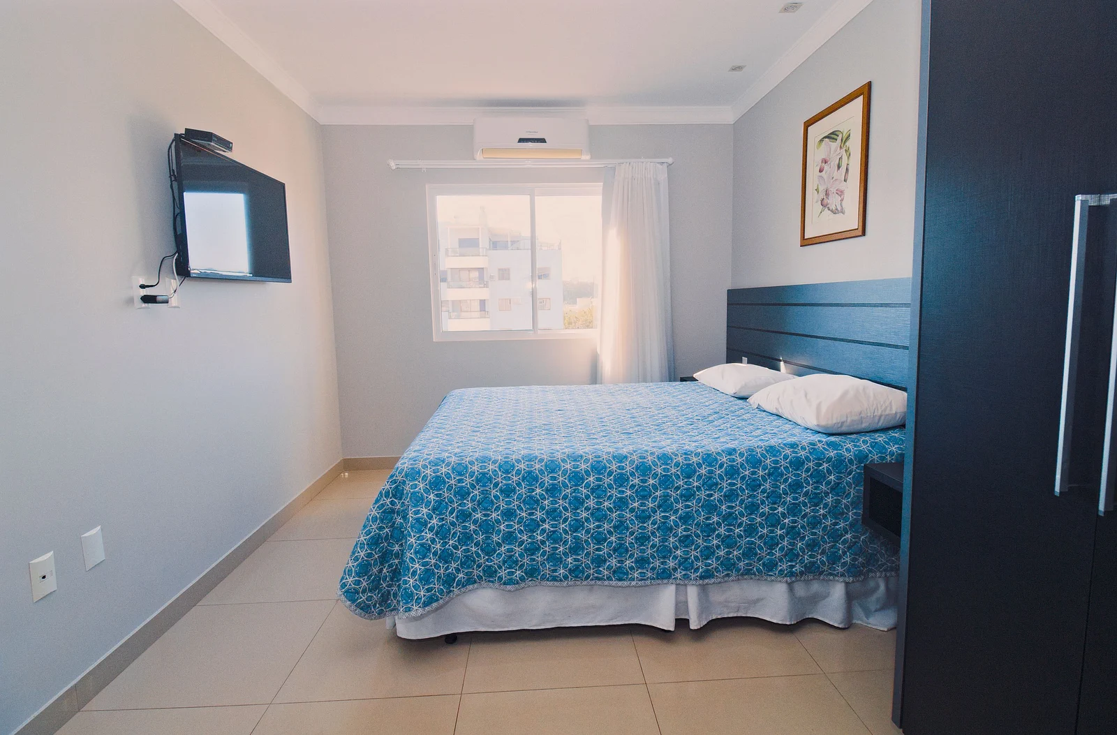 Baía dos Golfinhos — Apartamento 201, 3 dormitórios, frente