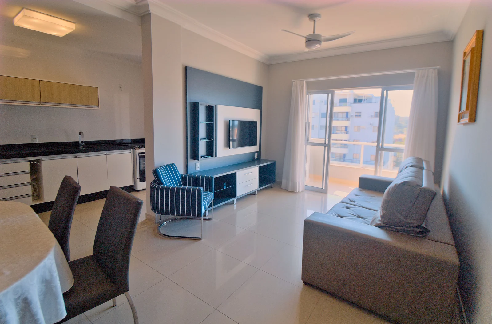 Foto oficial · Baía dos Golfinhos — Apartamento 303, 2 dormitórios · 12