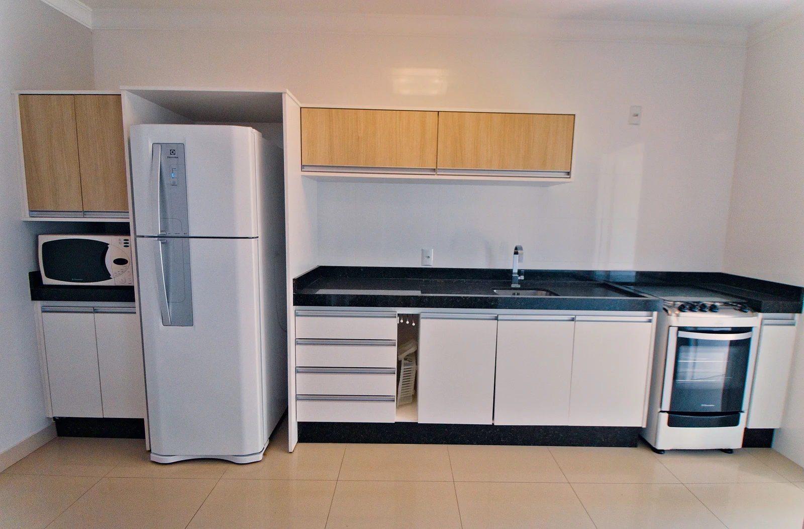 Foto oficial · Baía dos Golfinhos — Apartamento 303, 2 dormitórios · 18