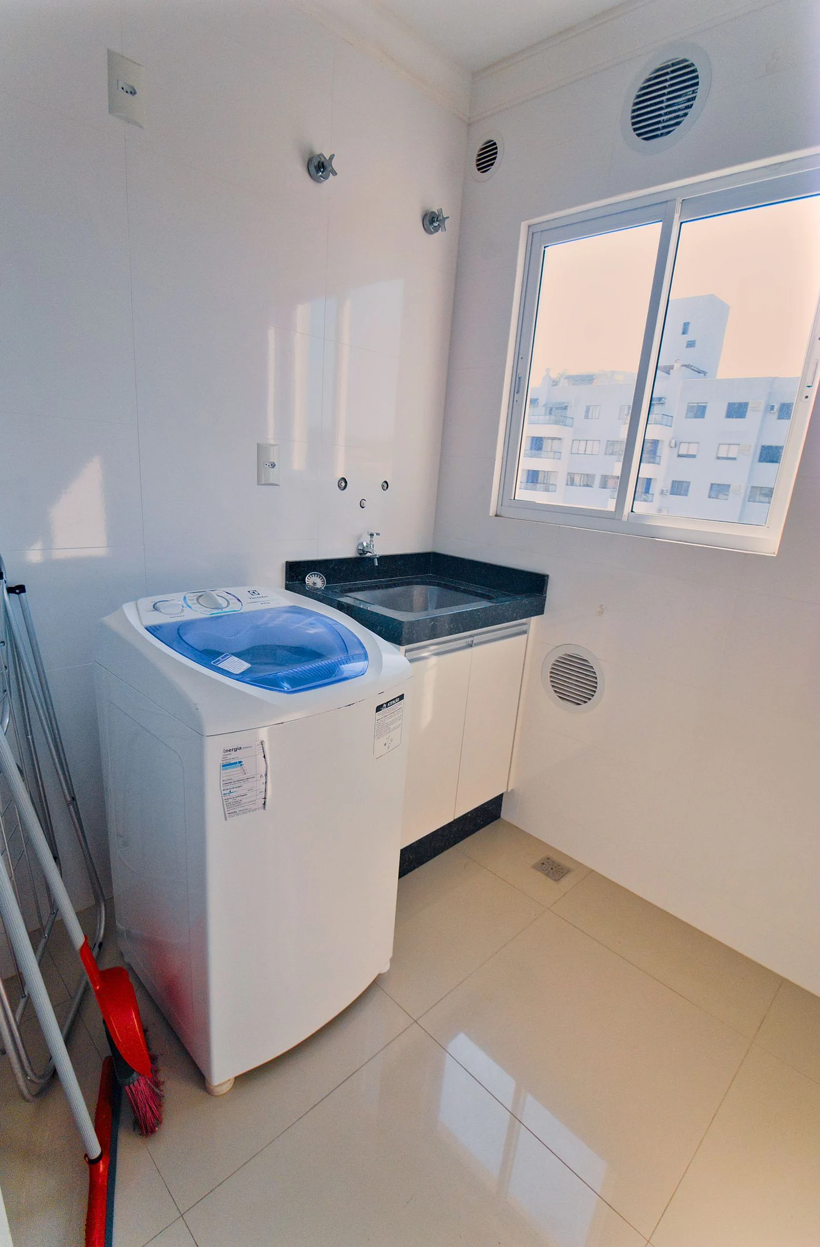 Foto oficial · Baía dos Golfinhos — Apartamento 303, 2 dormitórios · 19