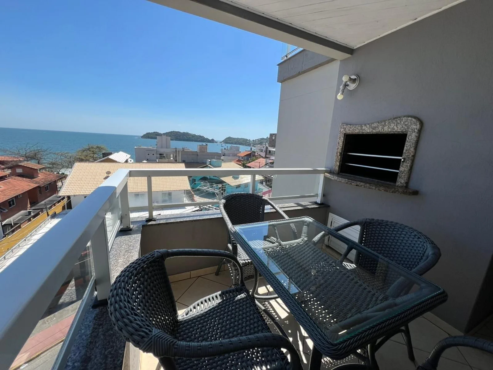 Vista Bella — Apartamento 303, 2 dormitórios, frente