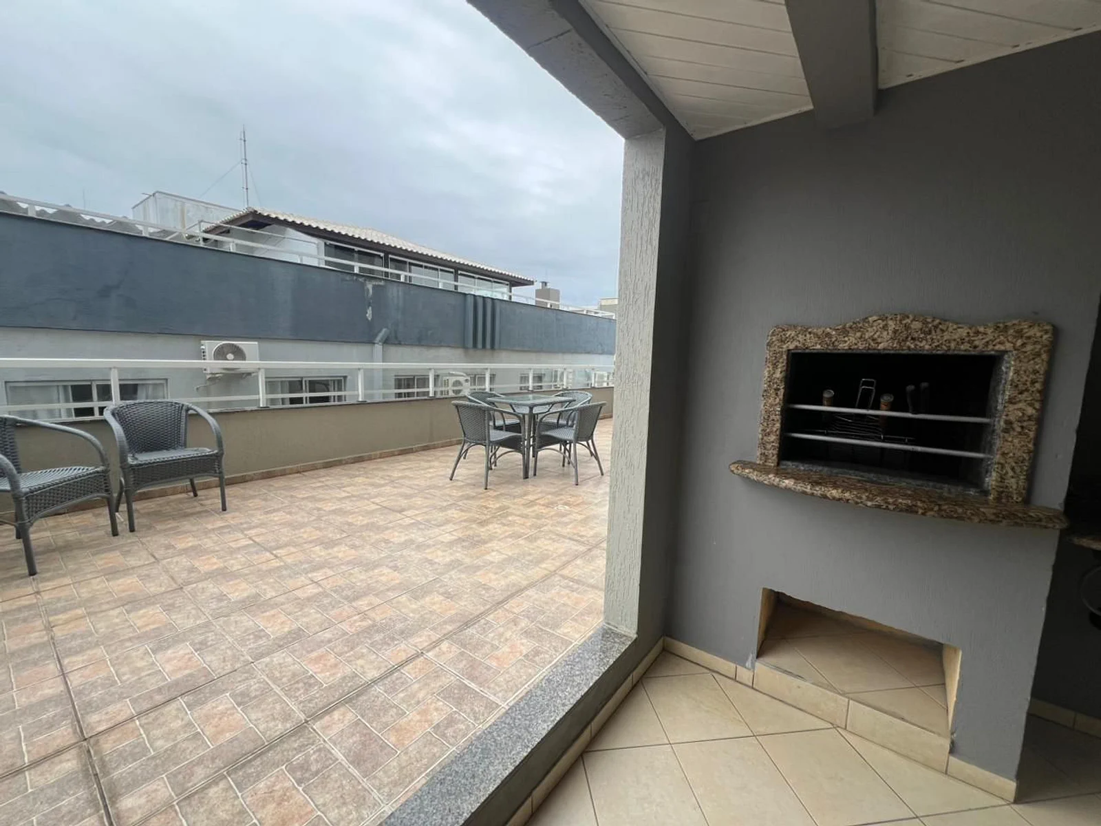 Foto oficial · Vista Bella — Apartamento 104, 2 dormitórios, fundos com terraço · 18