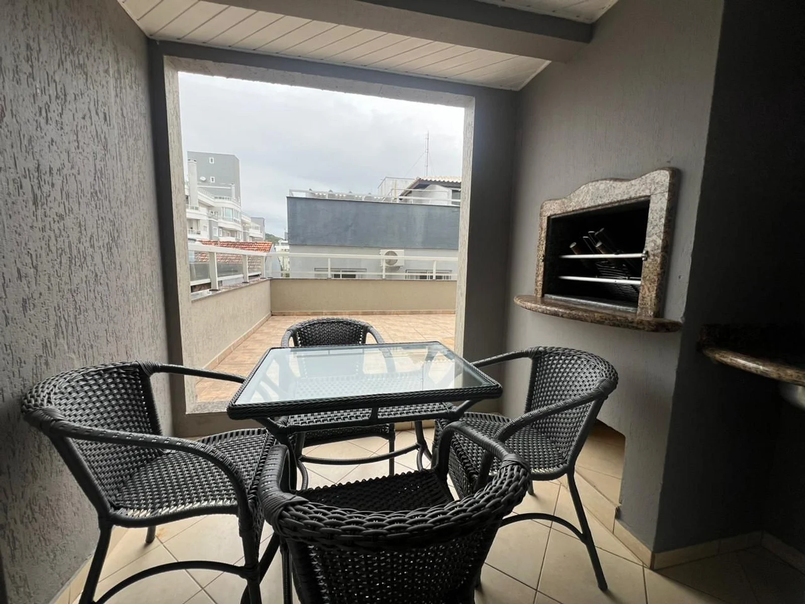 Foto oficial · Vista Bella — Apartamento 104, 2 dormitórios, fundos com terraço · 22