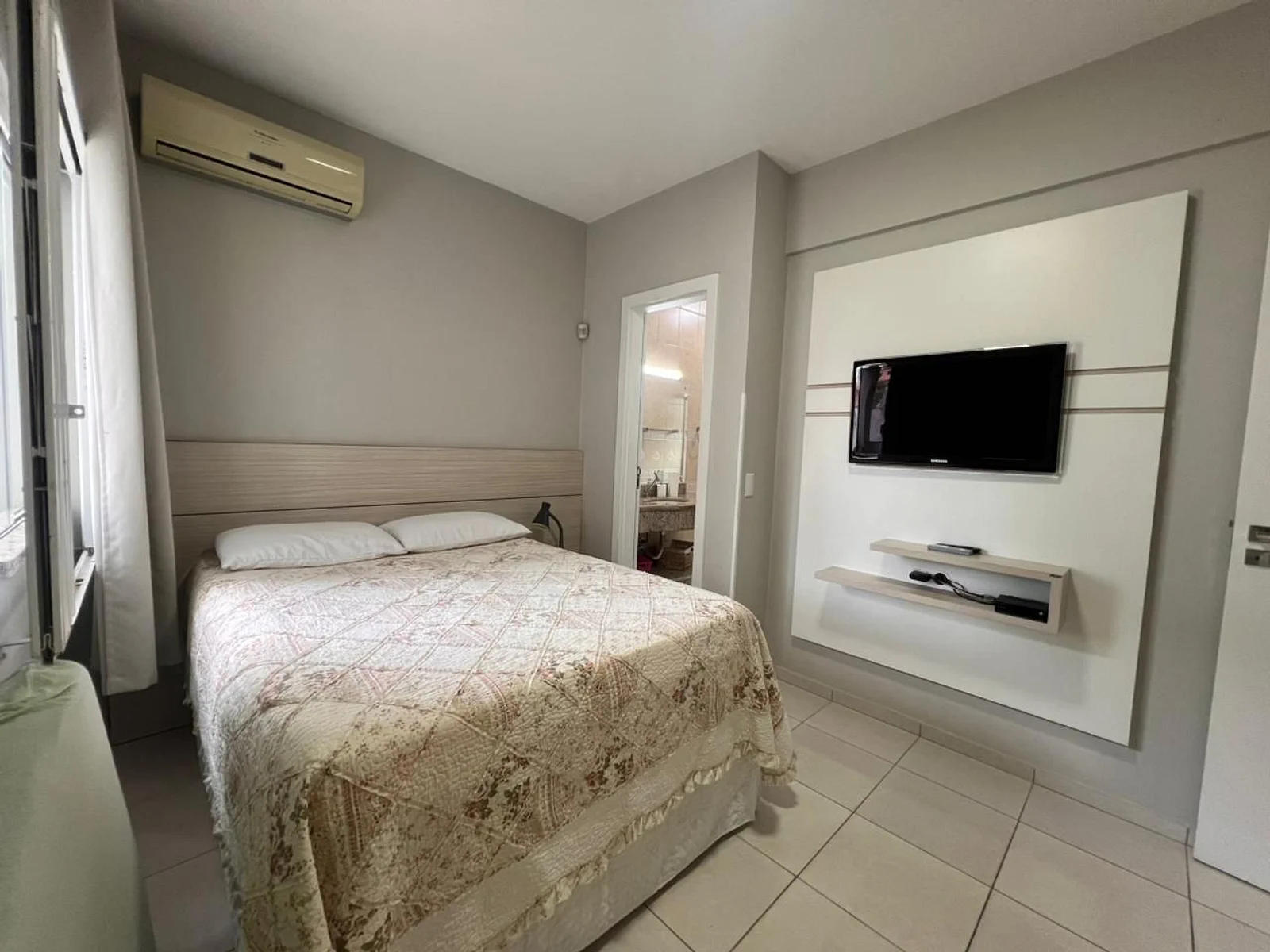 Foto oficial · Casa de três dormitórios — Até 8 hóspedes (YO01I) · 3