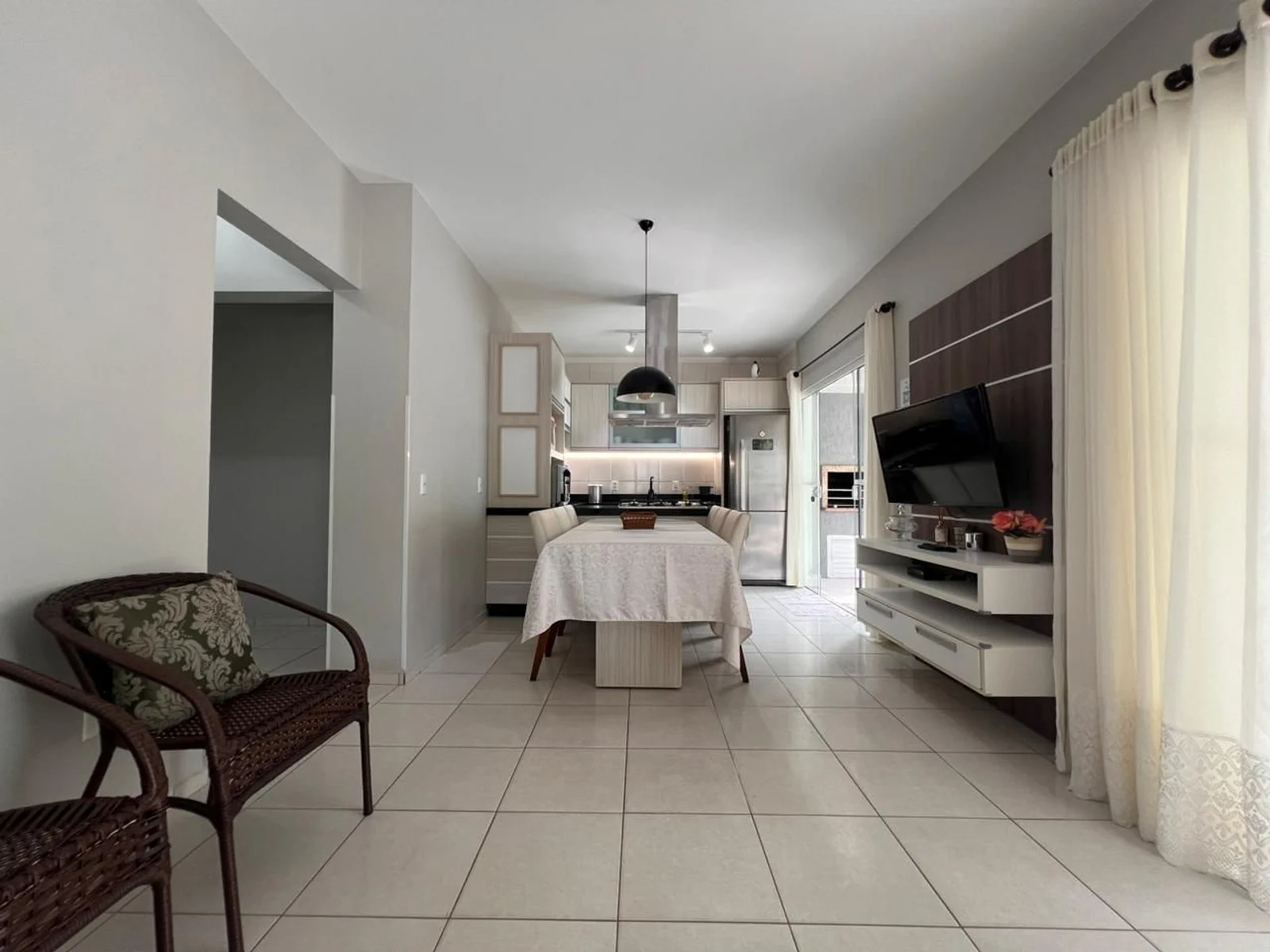 Foto oficial · Casa de três dormitórios — Até 8 hóspedes (YO01I) · 19