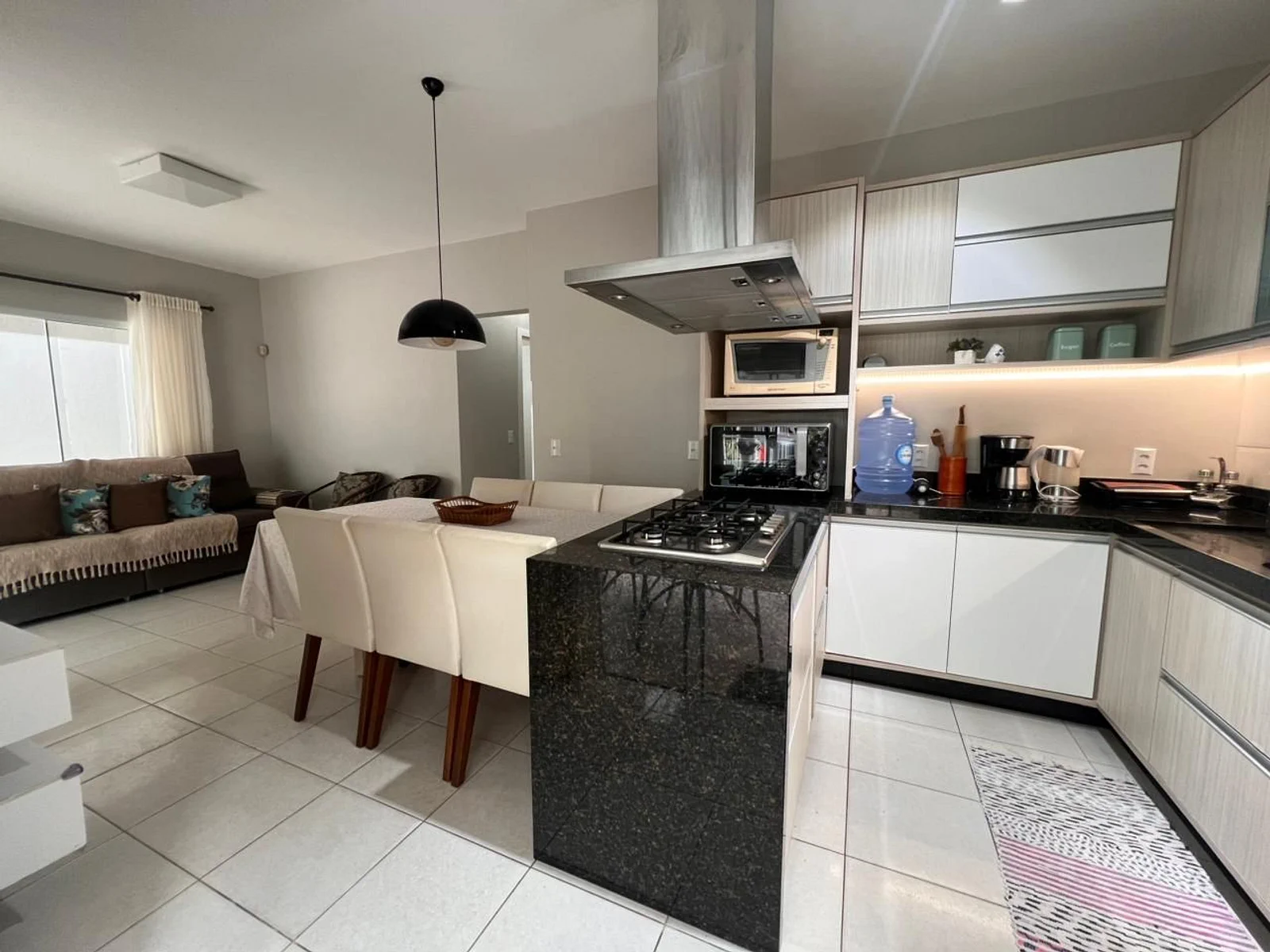 Foto oficial · Casa de três dormitórios — Até 8 hóspedes (YO01I) · 25