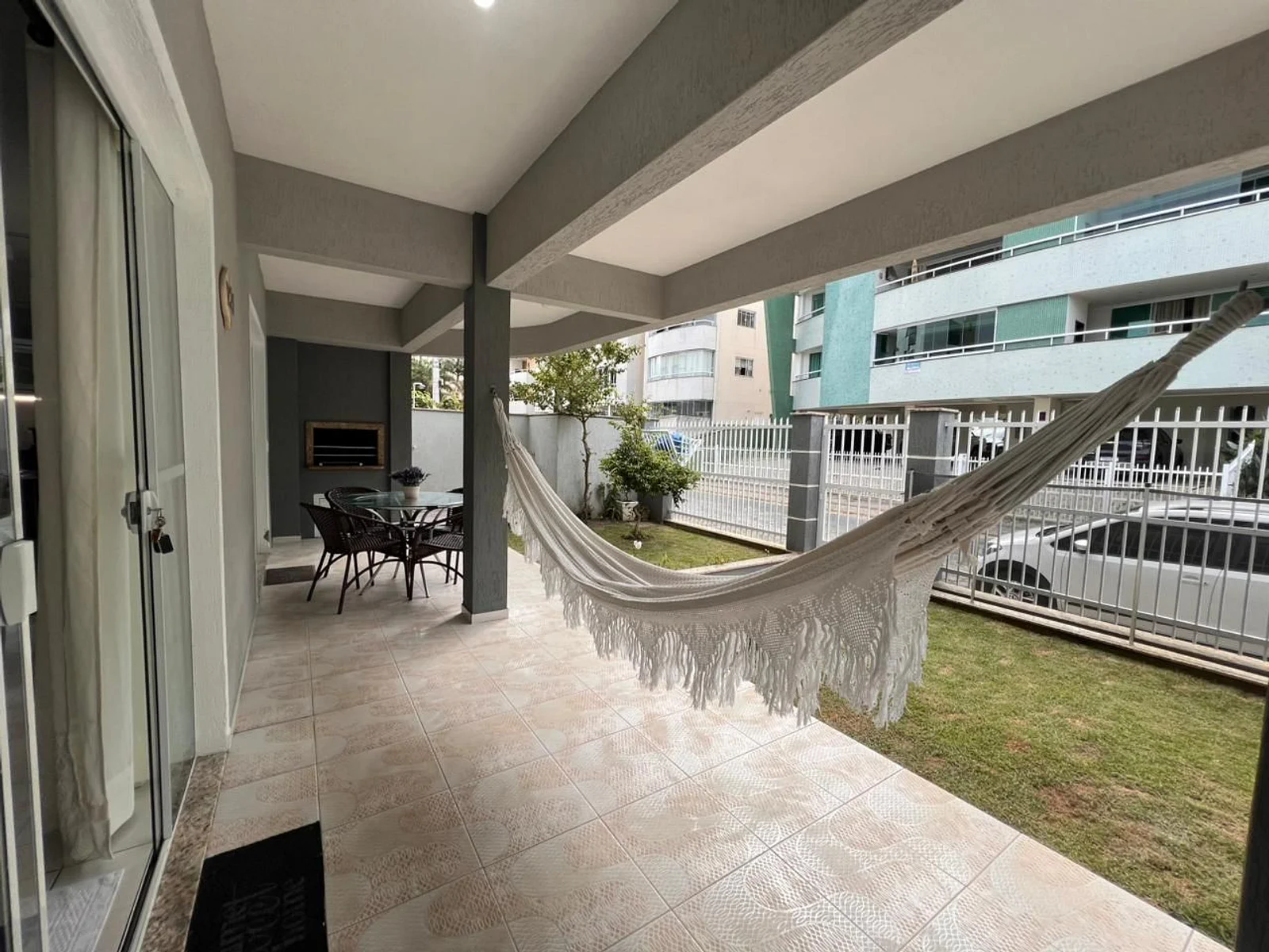 Foto oficial · Casa de três dormitórios — Até 8 hóspedes (YO01I) · 26