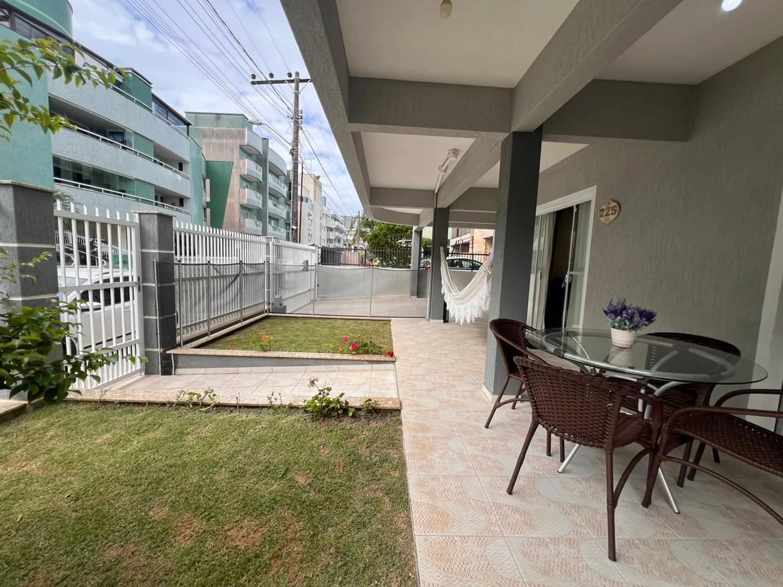 Foto oficial · Casa de três dormitórios — Até 8 hóspedes (YO01I) · 29