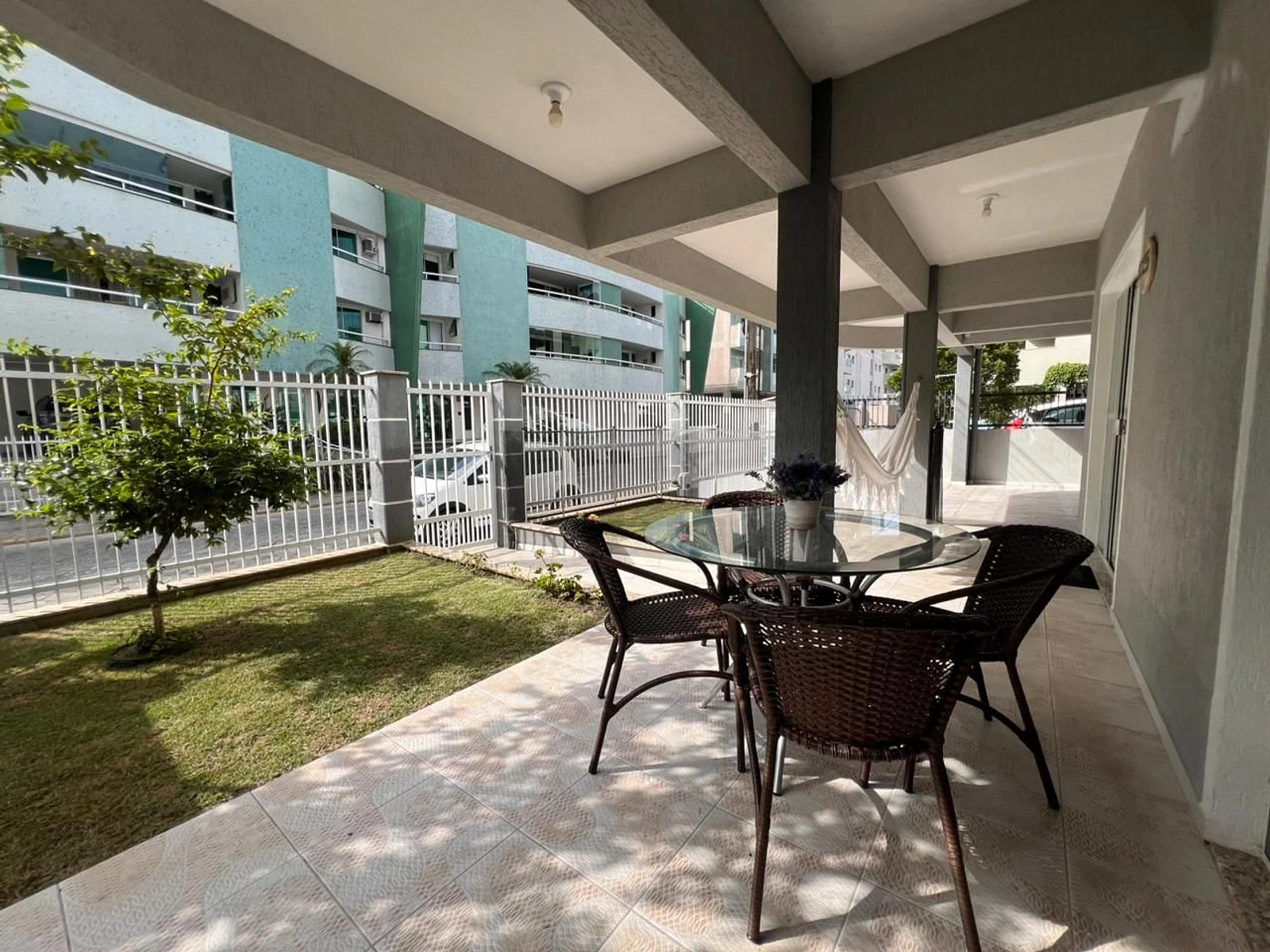 Foto oficial · Casa de três dormitórios — Até 8 hóspedes (YO01I) · 36