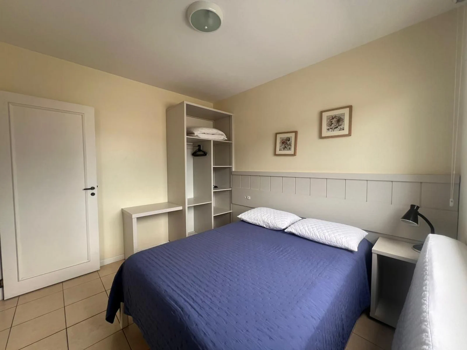 Foto oficial · Vista Bella — Apartamento 301, 1 dormitório, lateral · 3