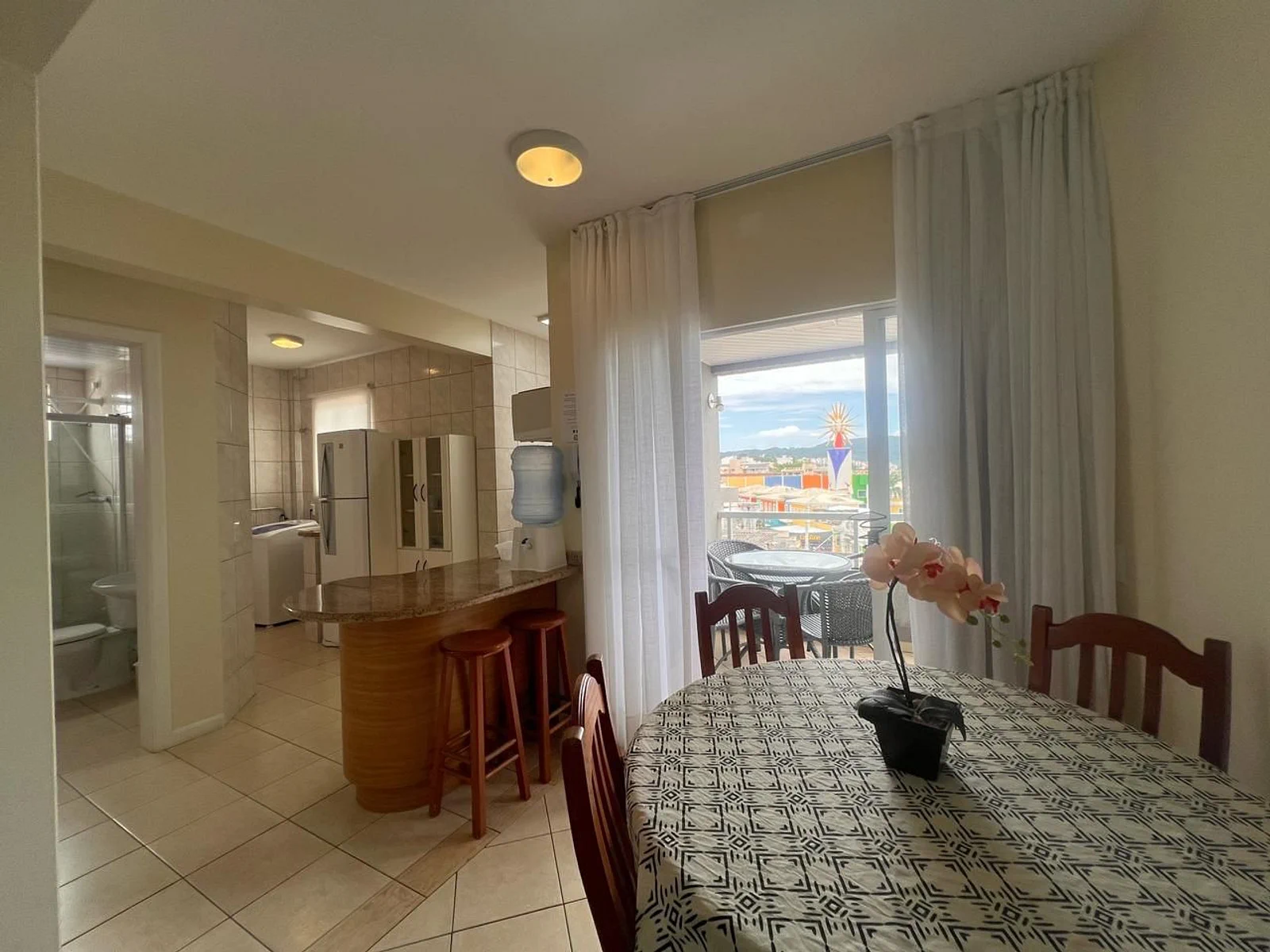 Foto oficial · Vista Bella — Apartamento 301, 1 dormitório, lateral · 9