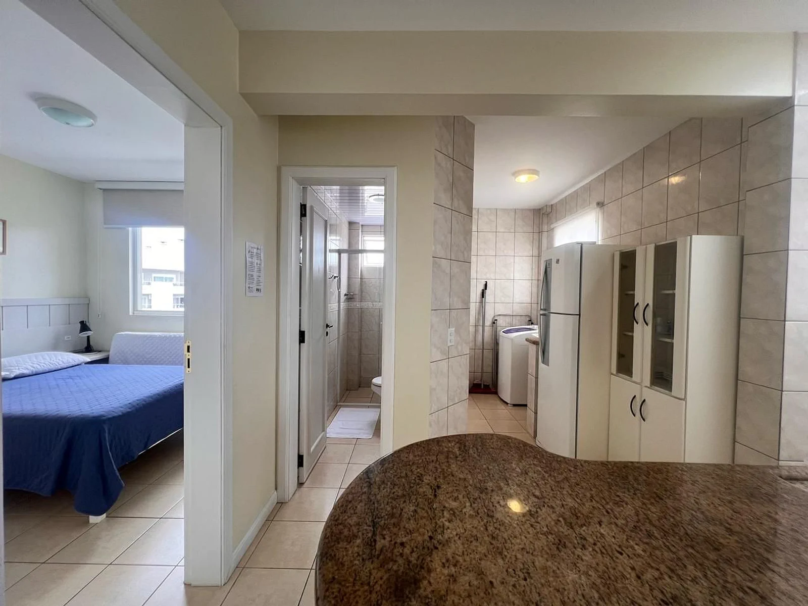 Foto oficial · Vista Bella — Apartamento 301, 1 dormitório, lateral · 11