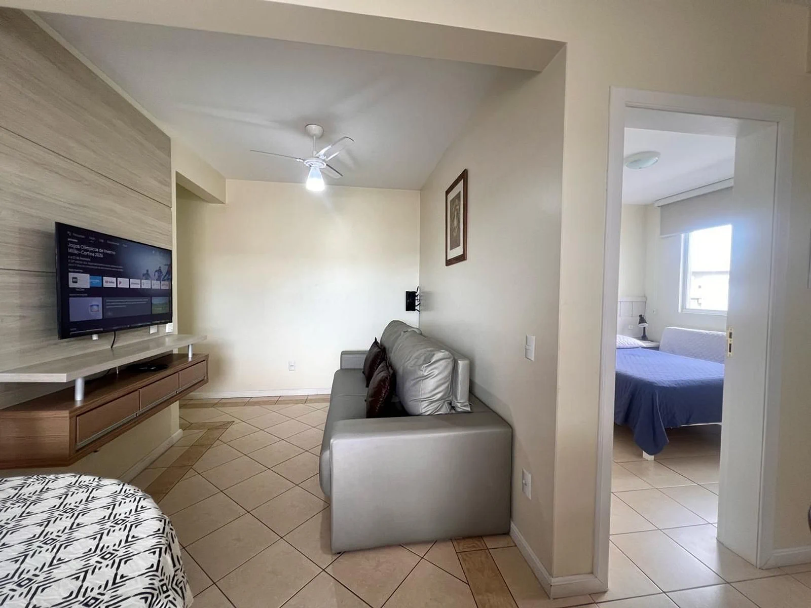 Foto oficial · Vista Bella — Apartamento 301, 1 dormitório, lateral · 18